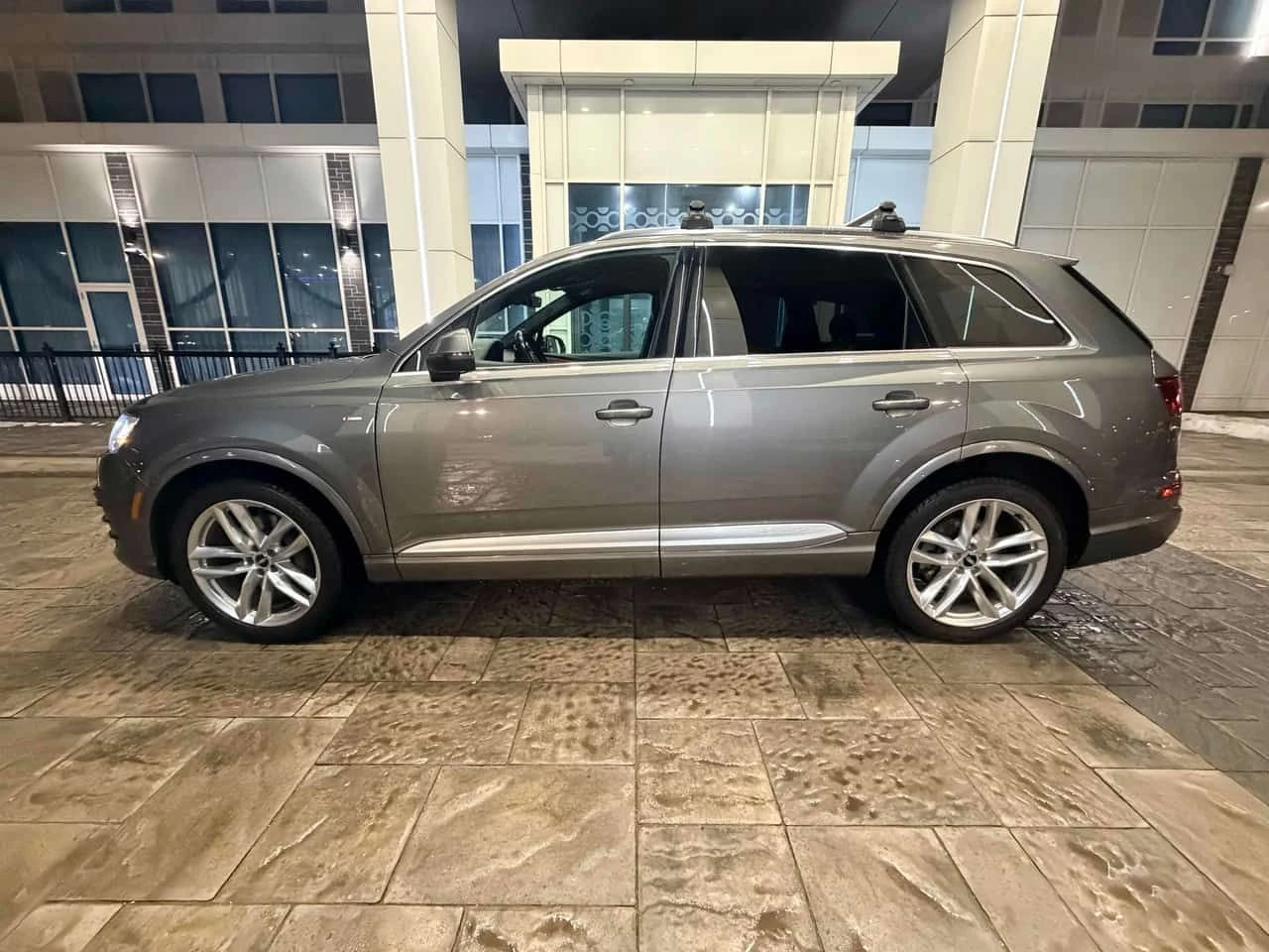 Audi Q7  Technik / 360 / BOSE / AMBIENT / АВТОКРЕДИТ , снимка 2 - Автомобили и джипове - 54651177
