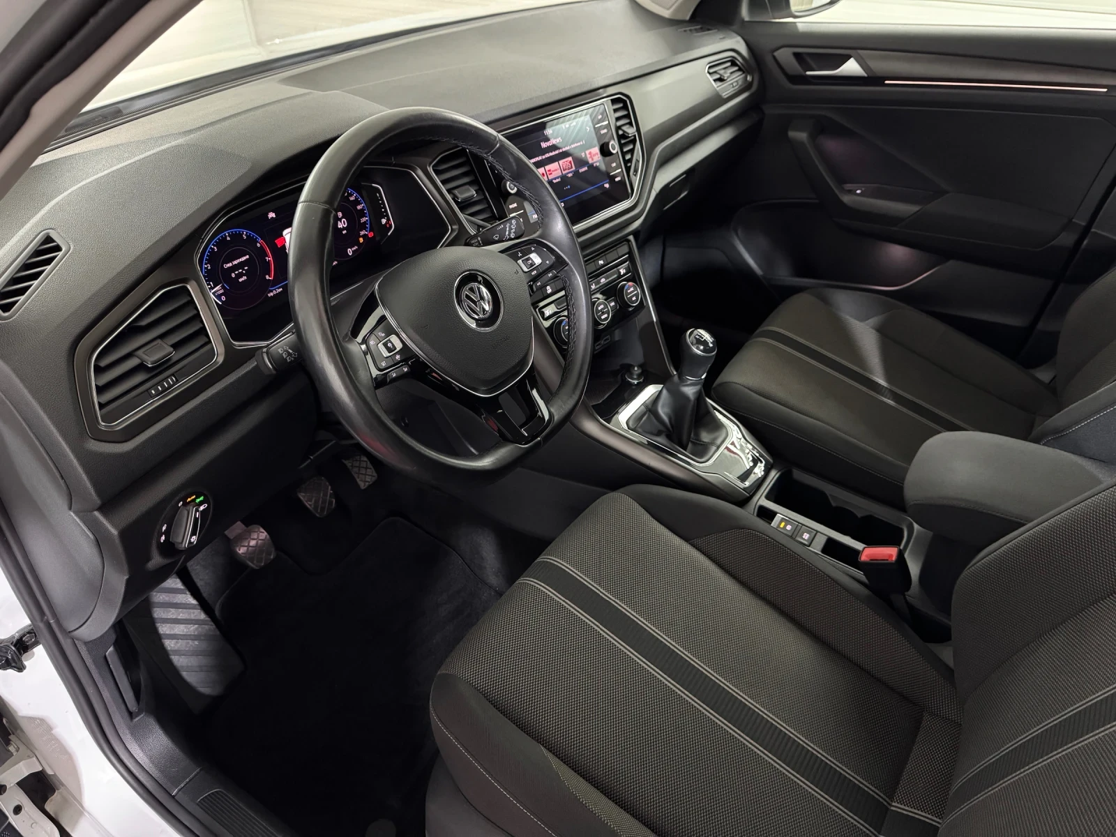 VW T-Roc 1.5 TSI ADVANCED - DISTRONIC - DIGITAL, снимка 8 - Автомобили и джипове - 54655988
