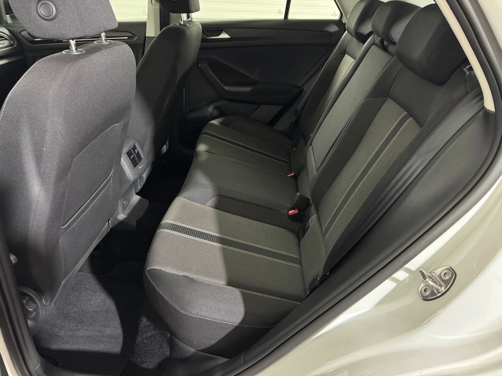 VW T-Roc 1.5 TSI ADVANCED - DISTRONIC - DIGITAL, снимка 15 - Автомобили и джипове - 54655988