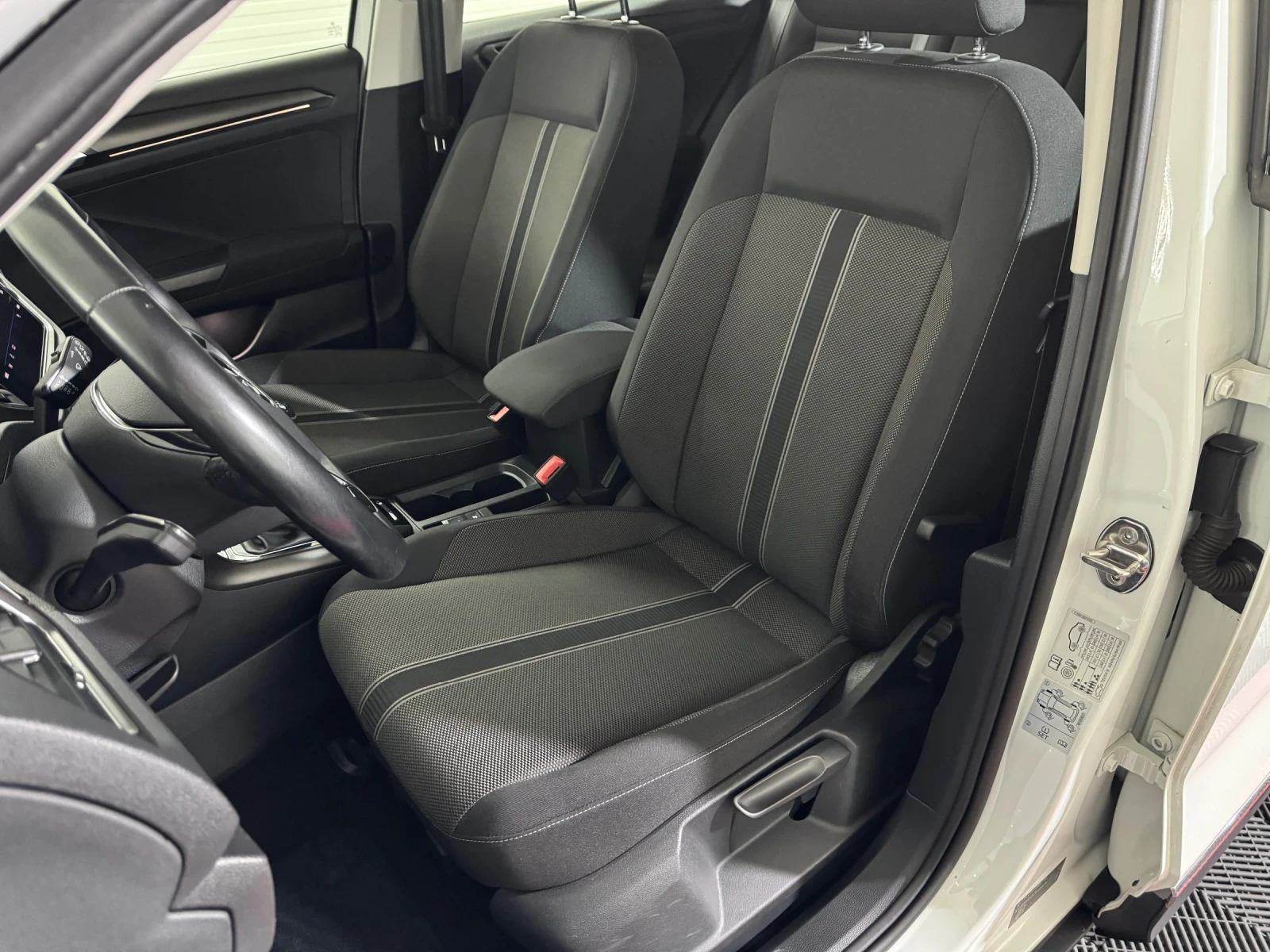 VW T-Roc 1.5 TSI ADVANCED - DISTRONIC - DIGITAL, снимка 14 - Автомобили и джипове - 54655988