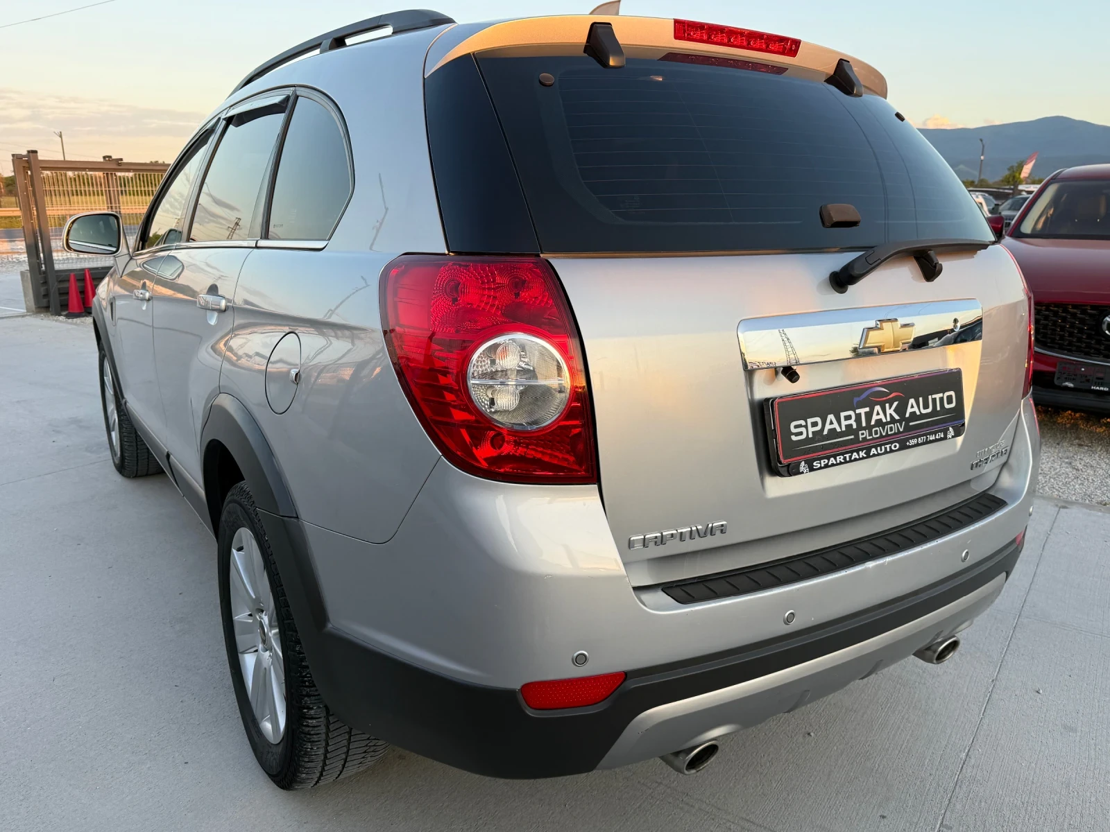Chevrolet Captiva 2.0D* 2010г* АВТОМАТИК* 4Х4* КОЖА* 6+ 1 Местен* , снимка 6 - Автомобили и джипове - 54693906