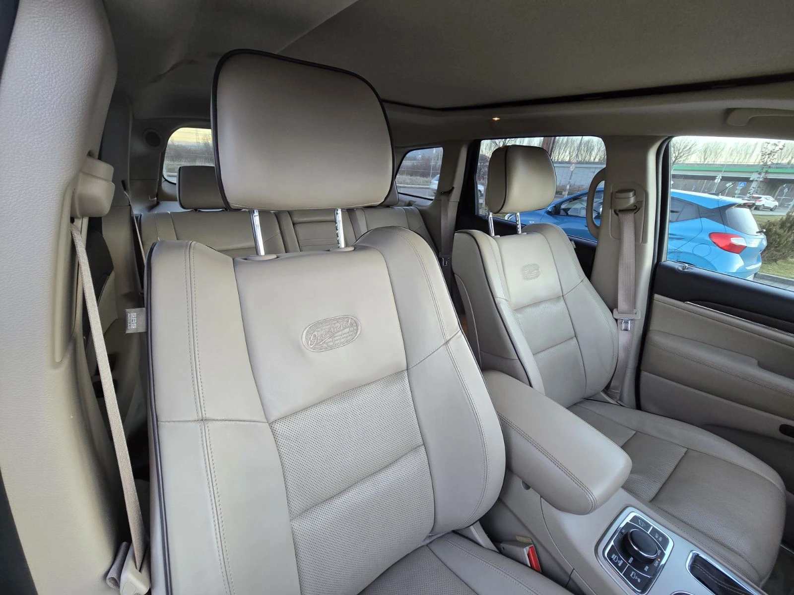 Jeep Grand cherokee 3.6 Бензин Overland, снимка 13 - Автомобили и джипове - 54738689