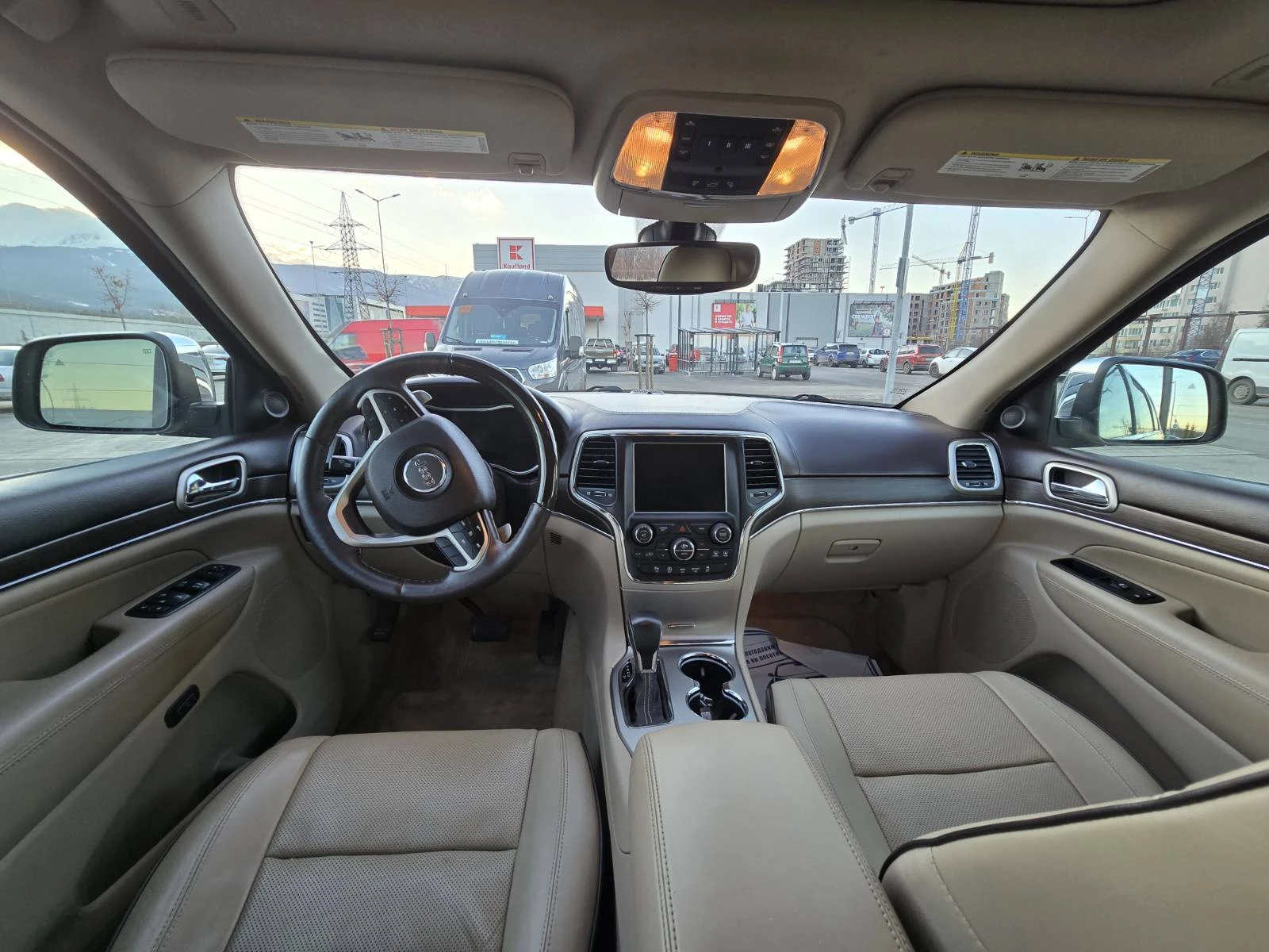 Jeep Grand cherokee 3.6 Бензин Overland, снимка 11 - Автомобили и джипове - 54738689