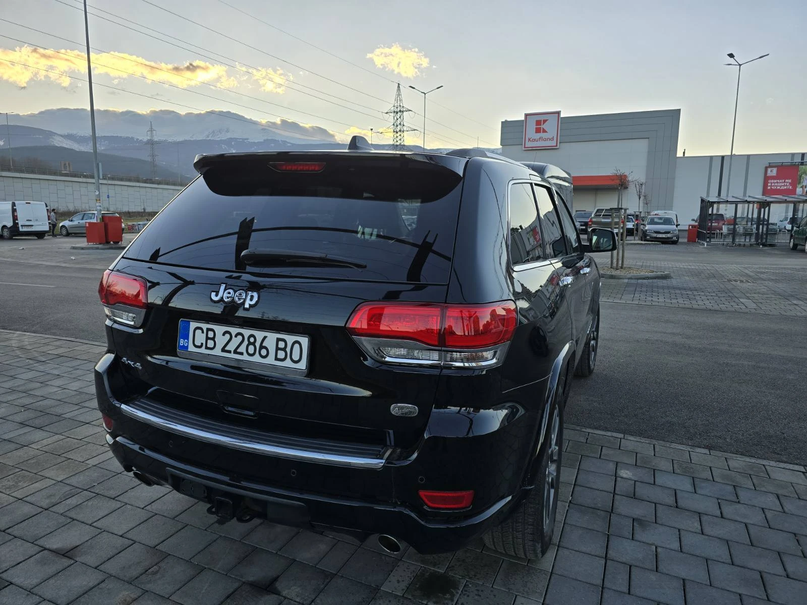 Jeep Grand cherokee 3.6 Бензин Overland, снимка 3 - Автомобили и джипове - 54738689