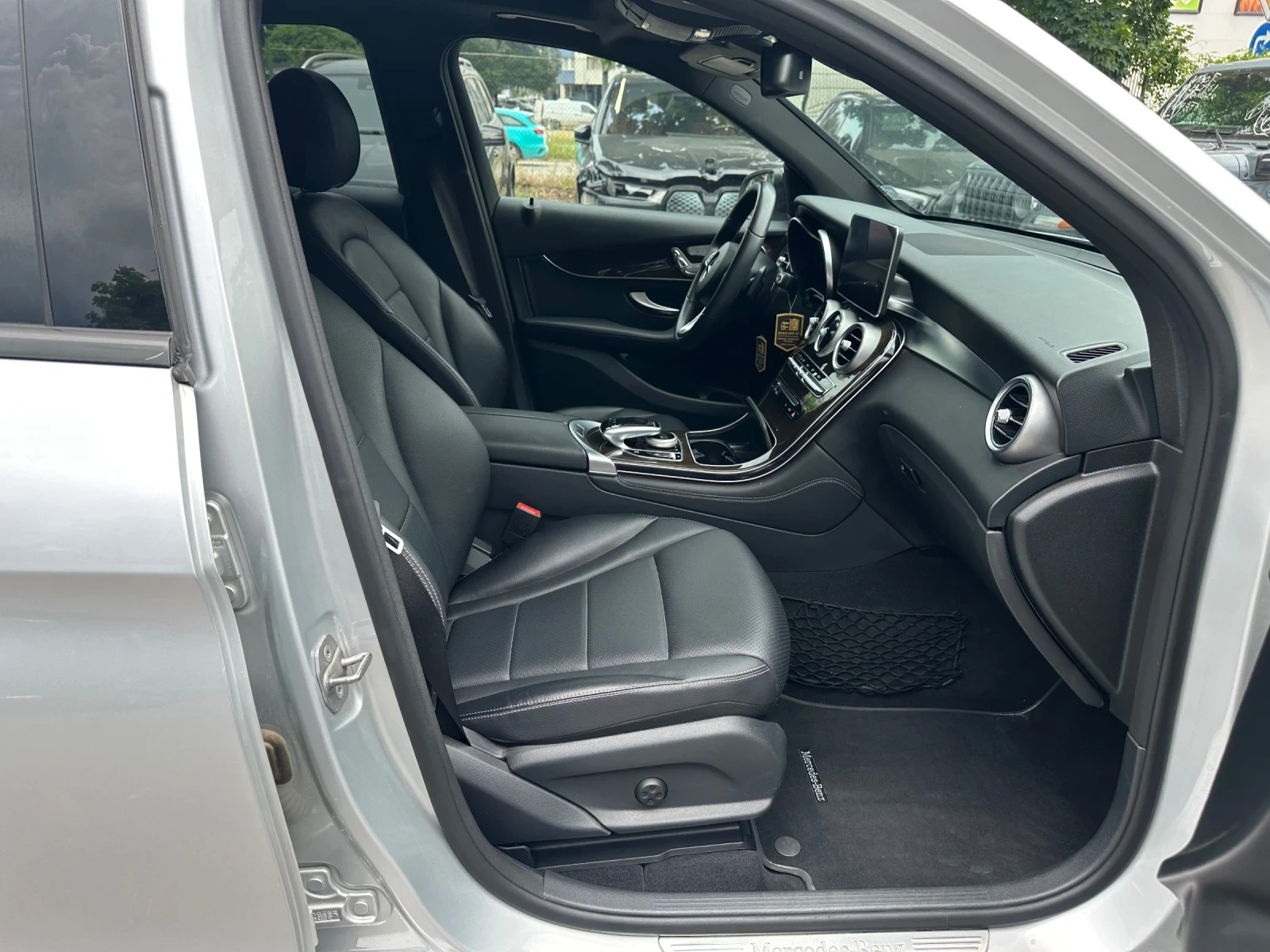 Mercedes-Benz GLC 300, снимка 7 - Автомобили и джипове - 54918765
