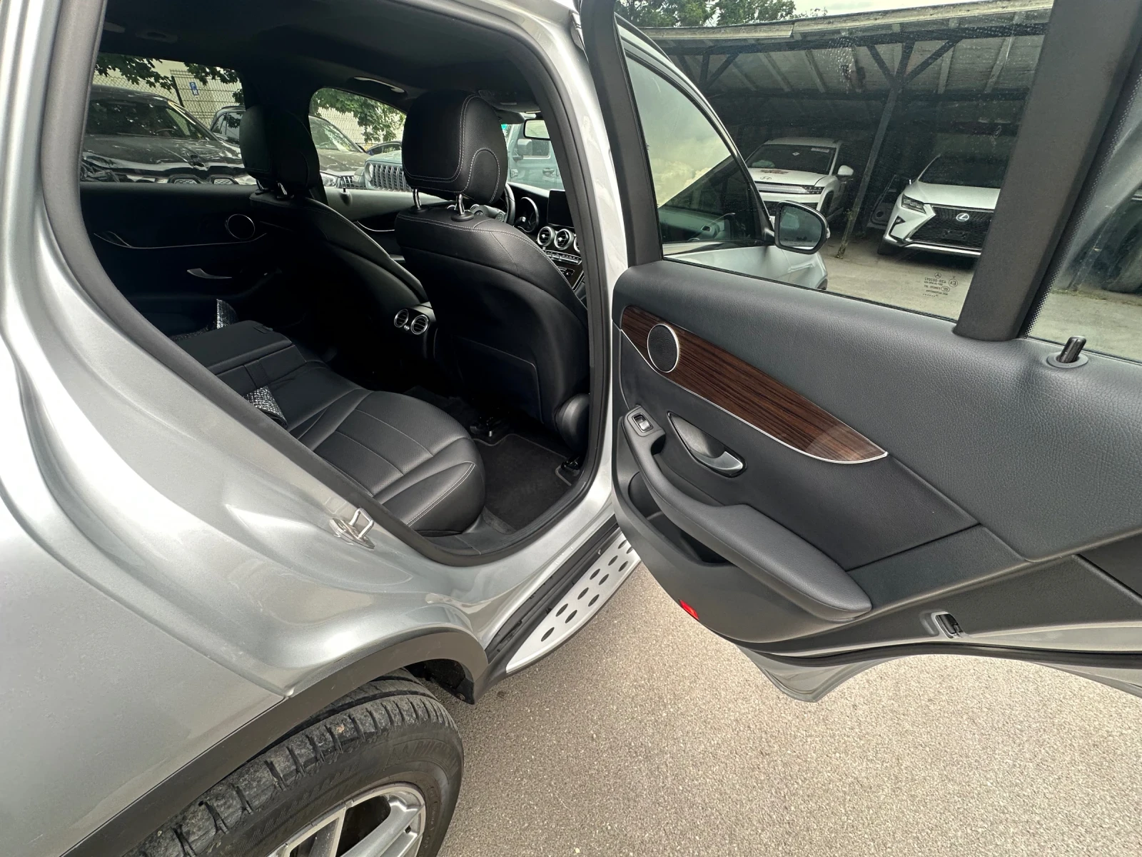 Mercedes-Benz GLC 300, снимка 10 - Автомобили и джипове - 54918765