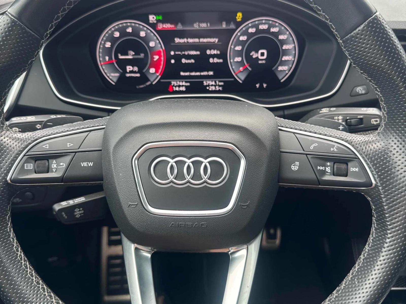 Audi SQ5  PROGRESSIVE * CARBON * ПОДГРЕВ * ПАНОРАМА * , снимка 8 - Автомобили и джипове - 55254306