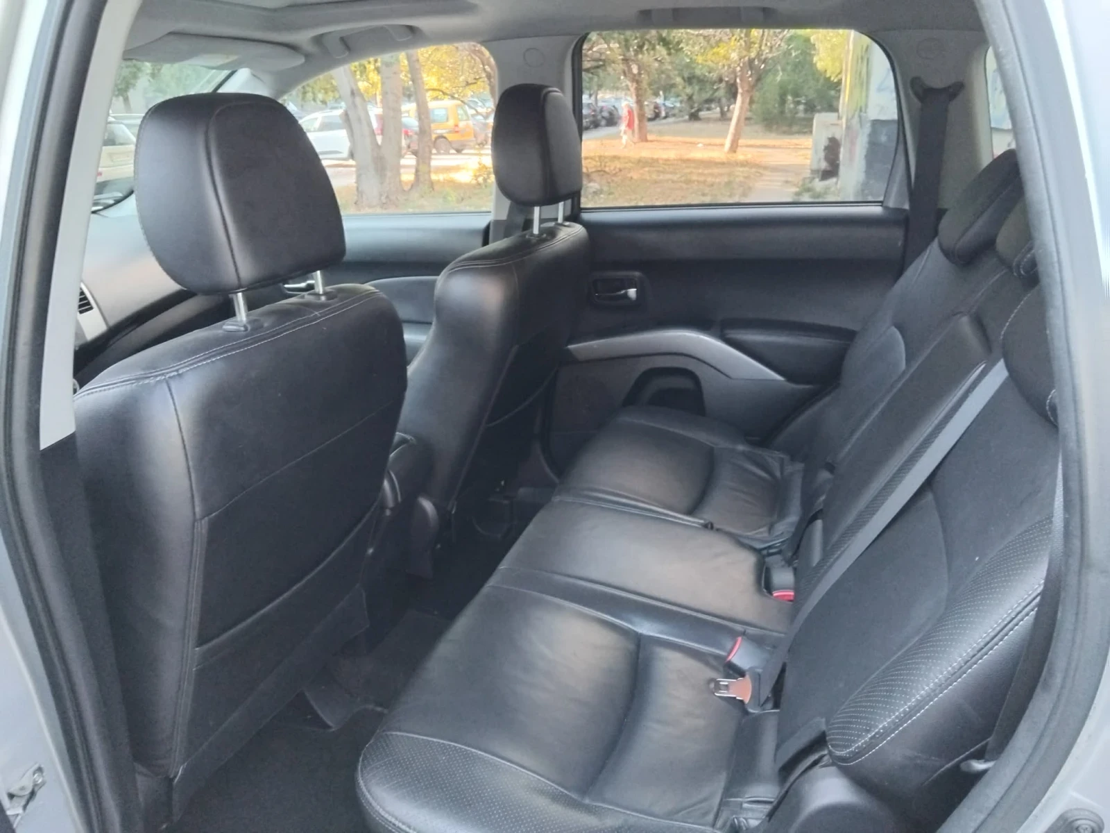 Mitsubishi Outlander 2.0 DID, снимка 13 - Автомобили и джипове - 56040733
