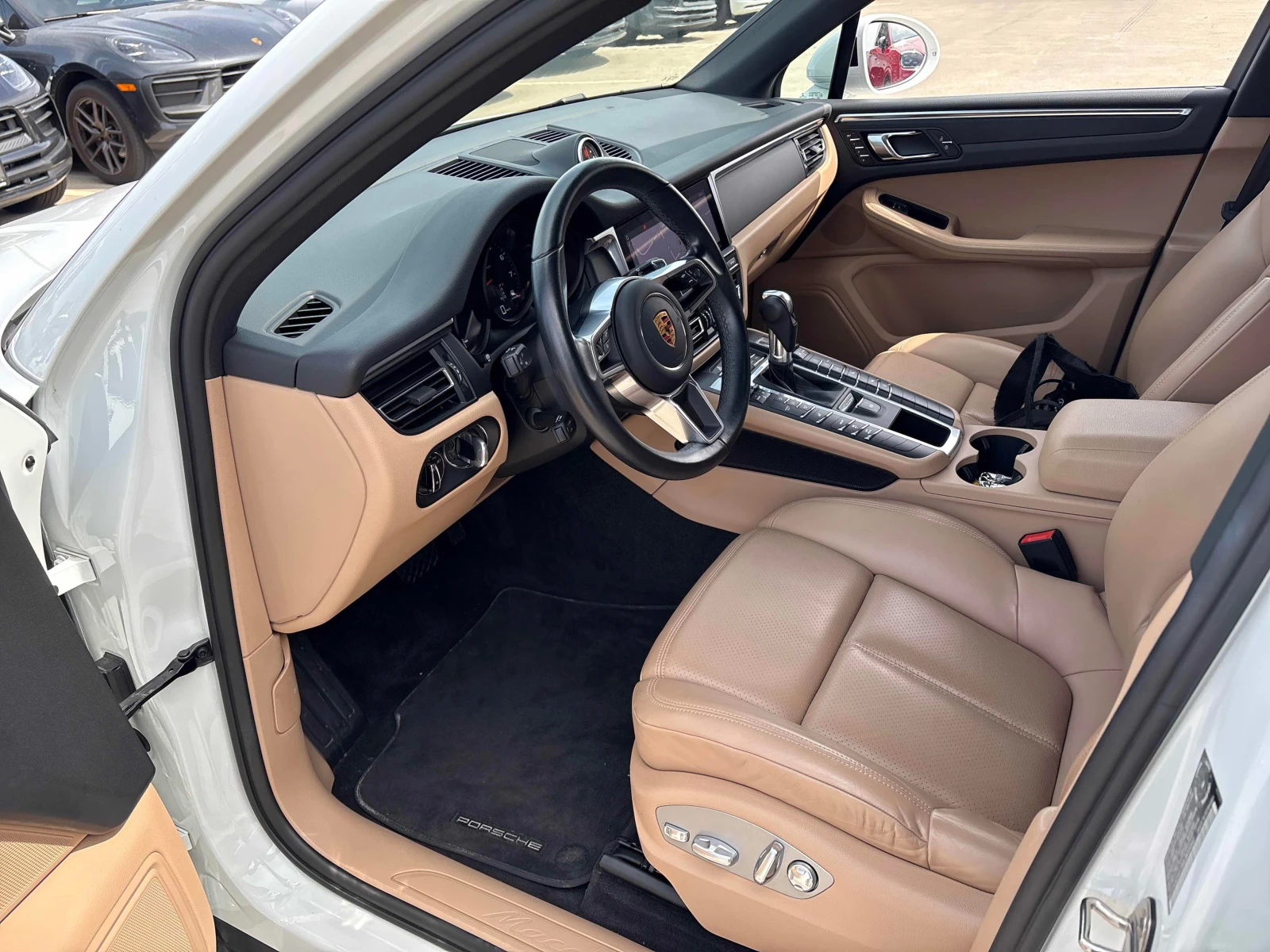 Porsche Macan / ОТ ПРЕДСТАВИТЕЛСТВО НА ПОРШЕ / АВТОКРЕДИТ, снимка 7 - Автомобили и джипове - 56130065