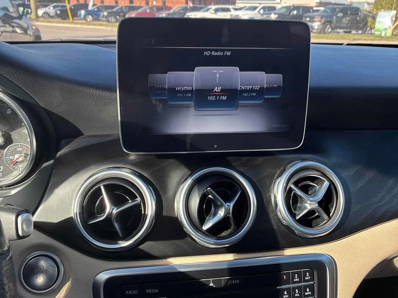 Mercedes-Benz GLA * 250 * CARFAX * ЦЕНА ДО БГ, снимка 9 - Автомобили и джипове - 56165330