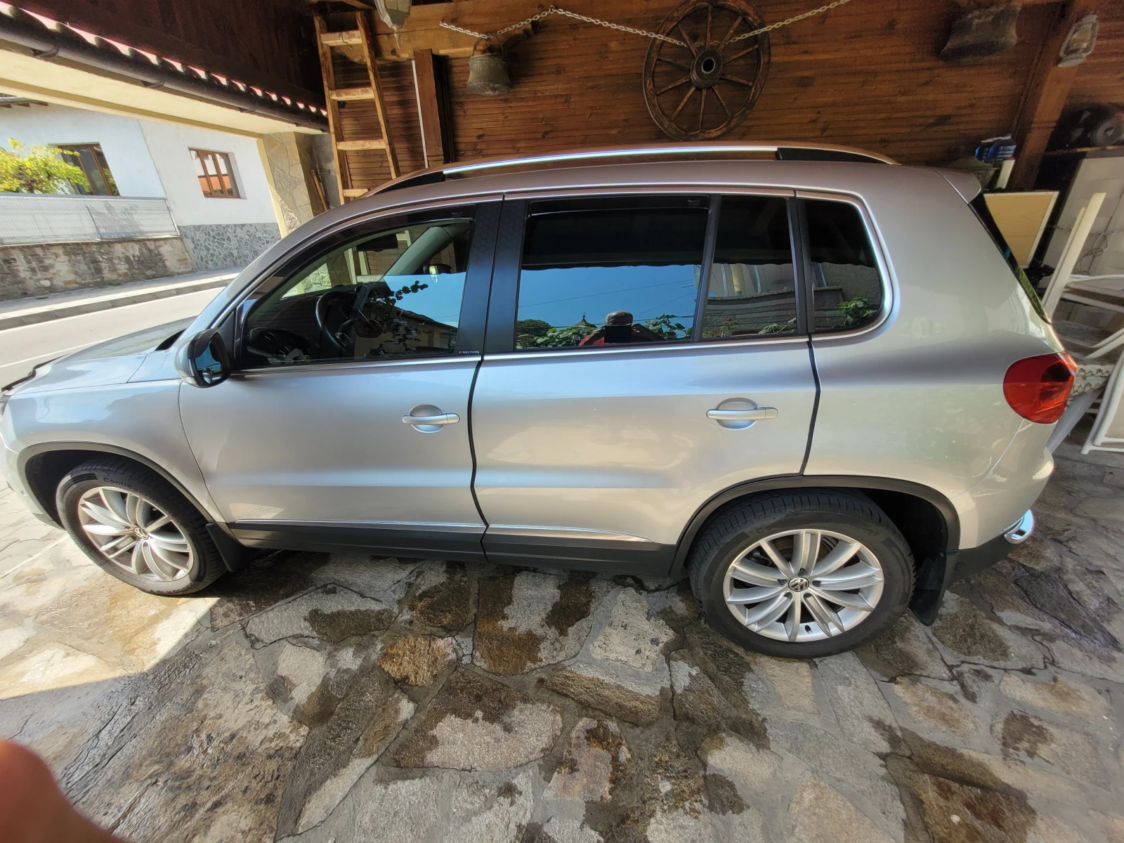 VW Tiguan 5N, снимка 2 - Автомобили и джипове - 56215682