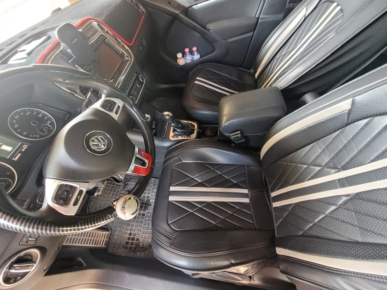 VW Tiguan 5N, снимка 12 - Автомобили и джипове - 56215682