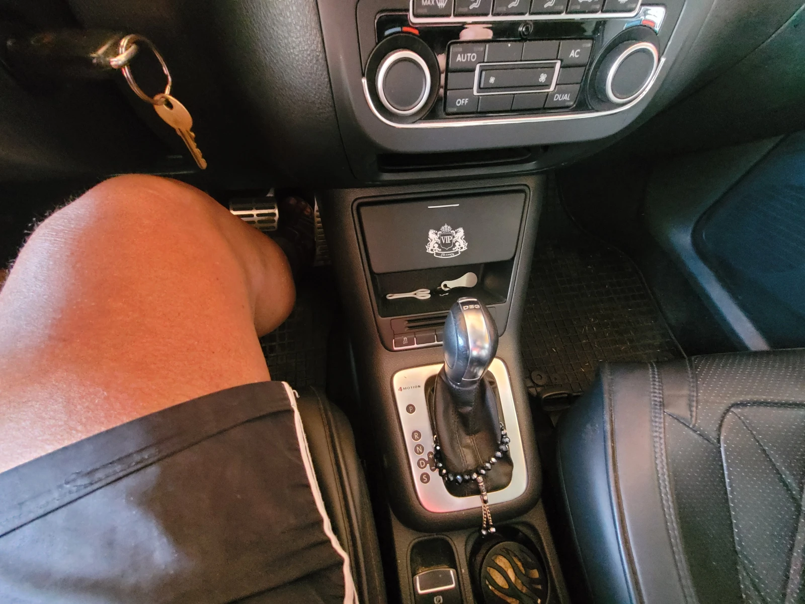 VW Tiguan 5N, снимка 14 - Автомобили и джипове - 56215682