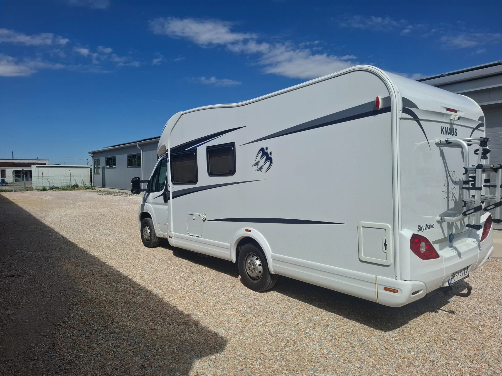 Кемпер Knaus SKY WAVE 650MF, снимка 5 - Каравани и кемпери - 56056943
