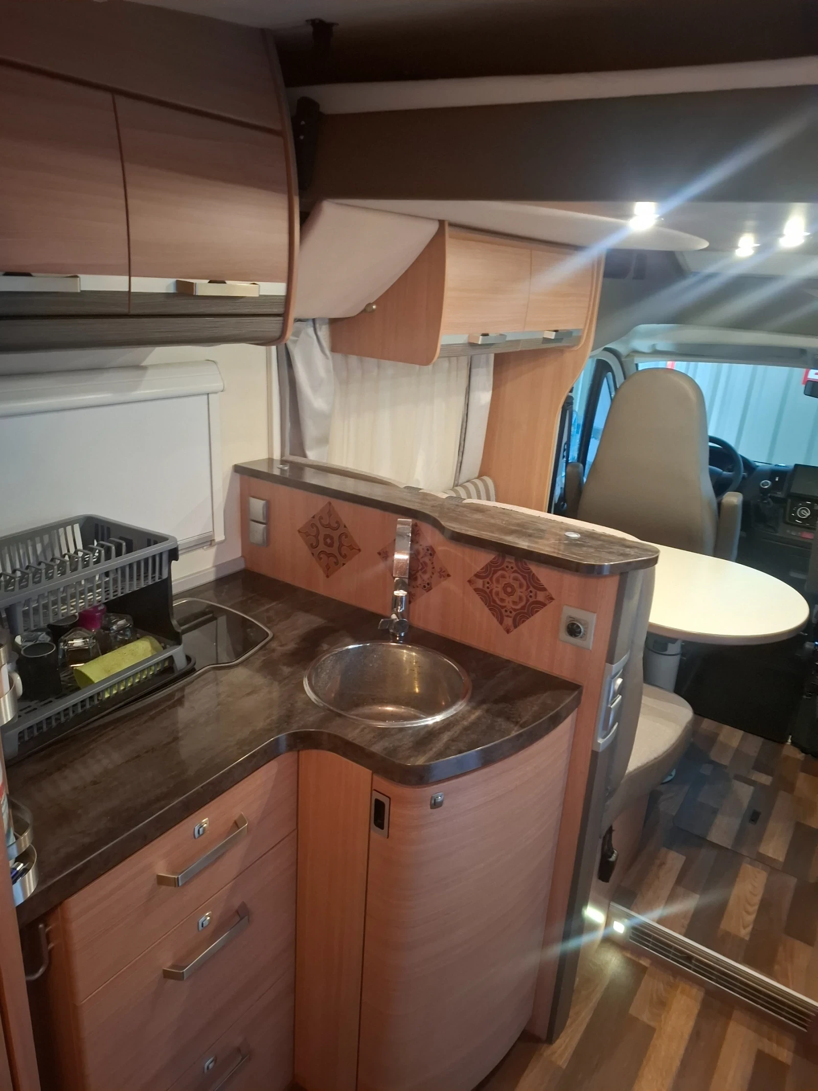 Кемпер Knaus SKY WAVE 650MF, снимка 14 - Каравани и кемпери - 56056943