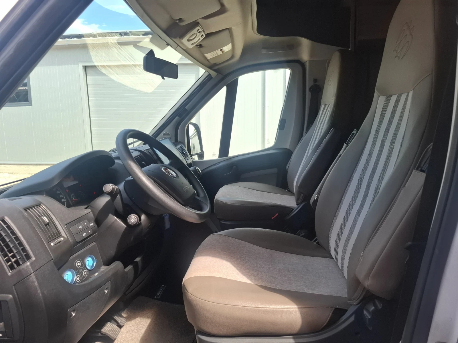 Кемпер Knaus SKY WAVE 650MF, снимка 7 - Каравани и кемпери - 56056943
