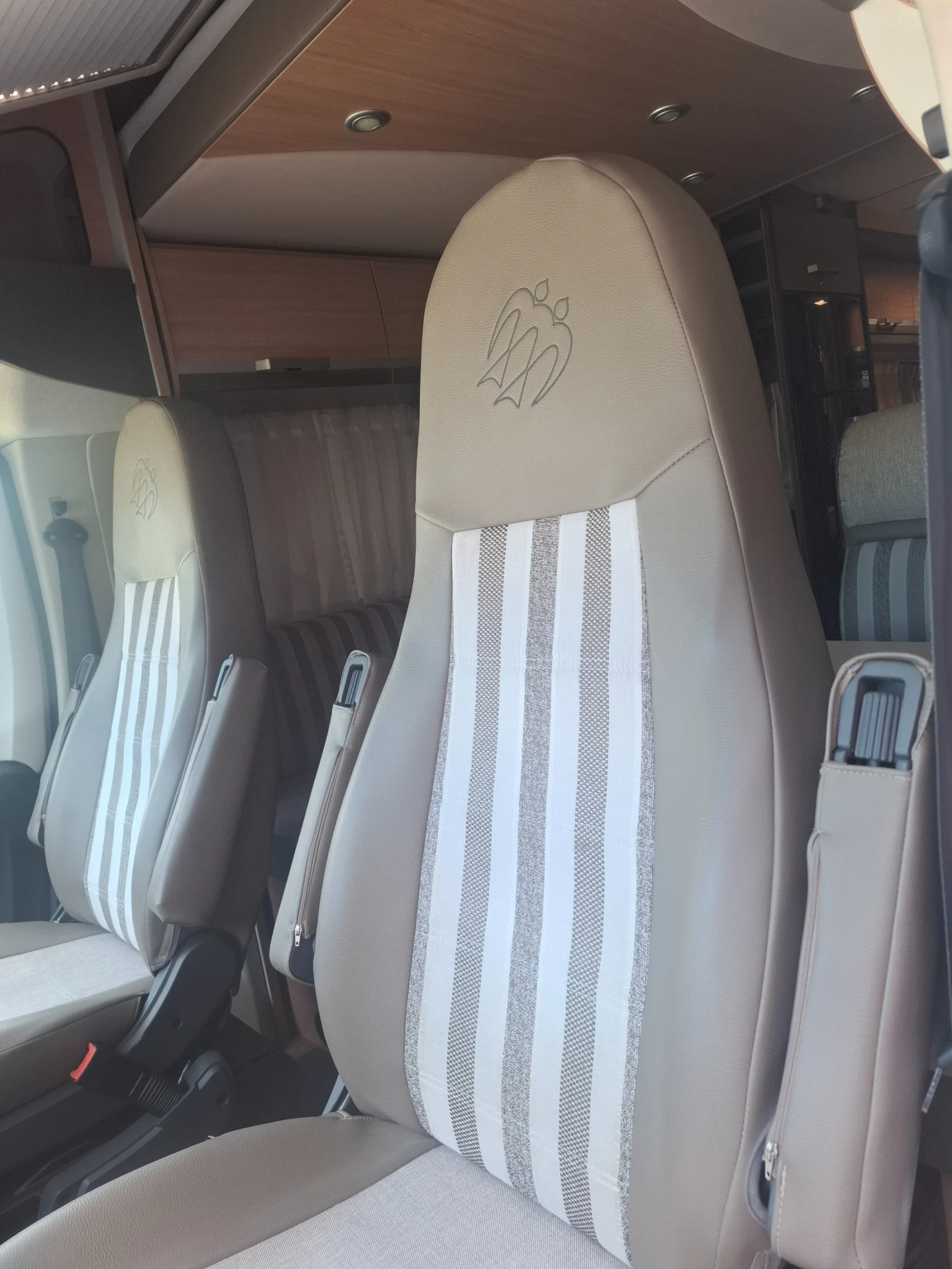 Кемпер Knaus SKY WAVE 650MF, снимка 8 - Каравани и кемпери - 56056943