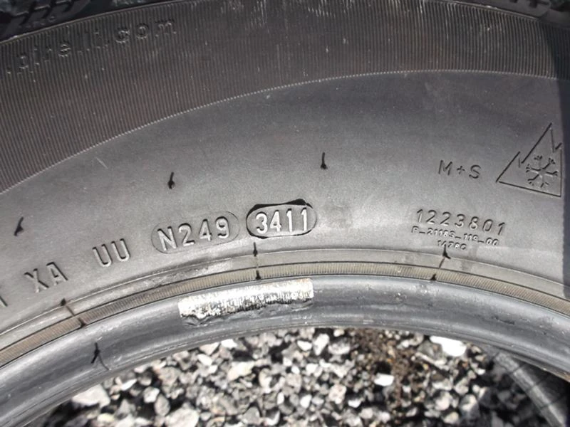 Гуми Зимни 195/65R15, снимка 7 - Гуми и джанти - 12239953