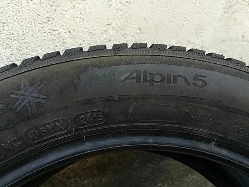 Гуми Зимни 205/55R16, снимка 7 - Гуми и джанти - 22852060