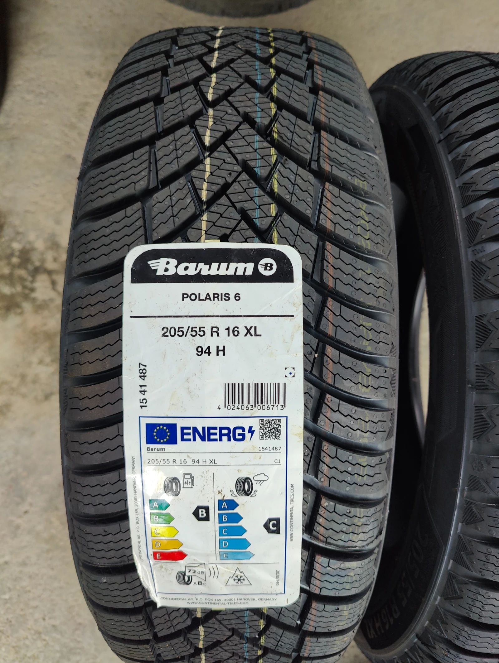 Гуми Зимни 205/55R16, снимка 2 - Гуми и джанти - 55162496