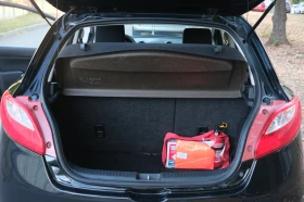 Mazda 2 1.3i facelift, снимка 13