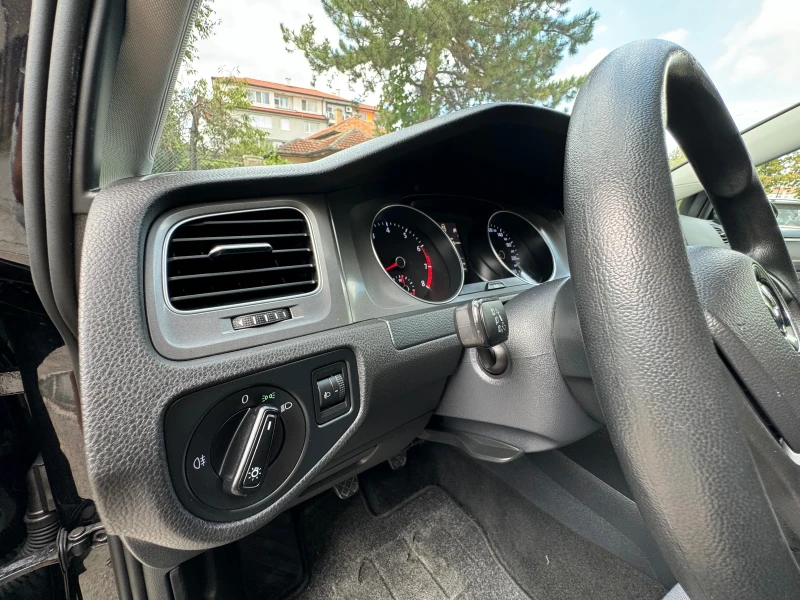 VW Golf 7 бензин климатик, снимка 5 - Автомобили и джипове - 47222612