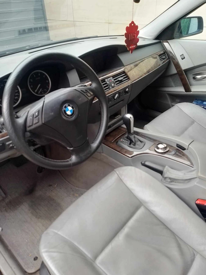 BMW 520, снимка 4 - Автомобили и джипове - 48336876