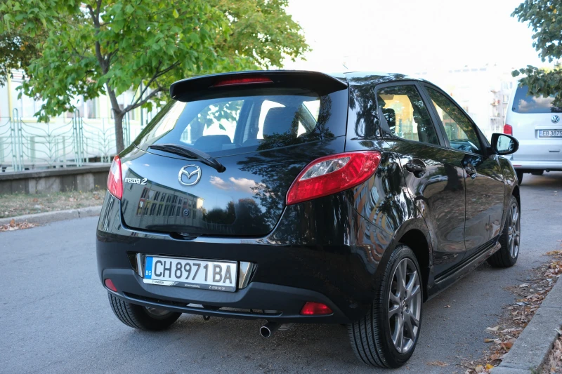 Mazda 2 1.3i facelift, снимка 4 - Автомобили и джипове - 53042993