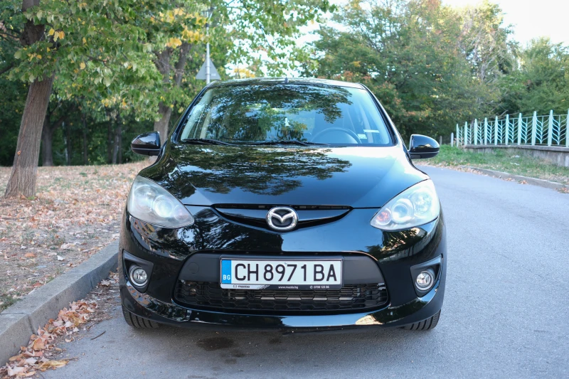 Mazda 2 1.3i facelift, снимка 2 - Автомобили и джипове - 53042993