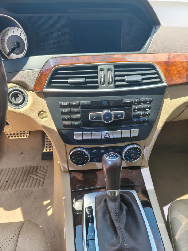 Mercedes-Benz C 250, снимка 15 - Автомобили и джипове - 52088126