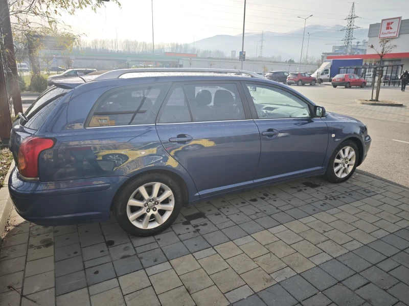 Toyota Avensis, снимка 3 - Автомобили и джипове - 52776540