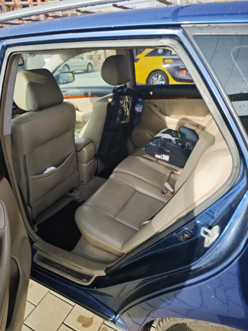 Toyota Avensis, снимка 14 - Автомобили и джипове - 52776540
