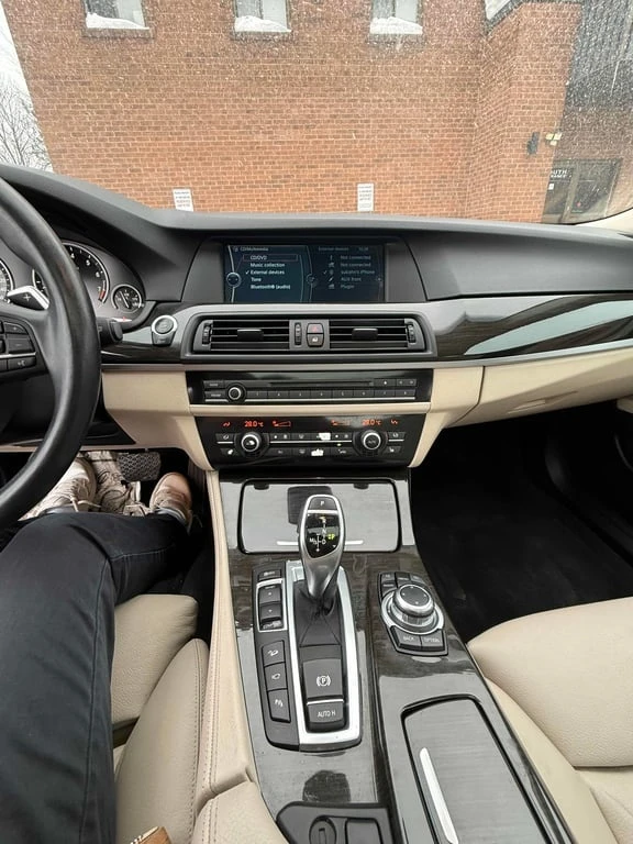 BMW 535 XDRIVE * 8ZF * ПОДГРЕВ НА ВСИЧКИ СЕДАЛКИ *  - изображение 9