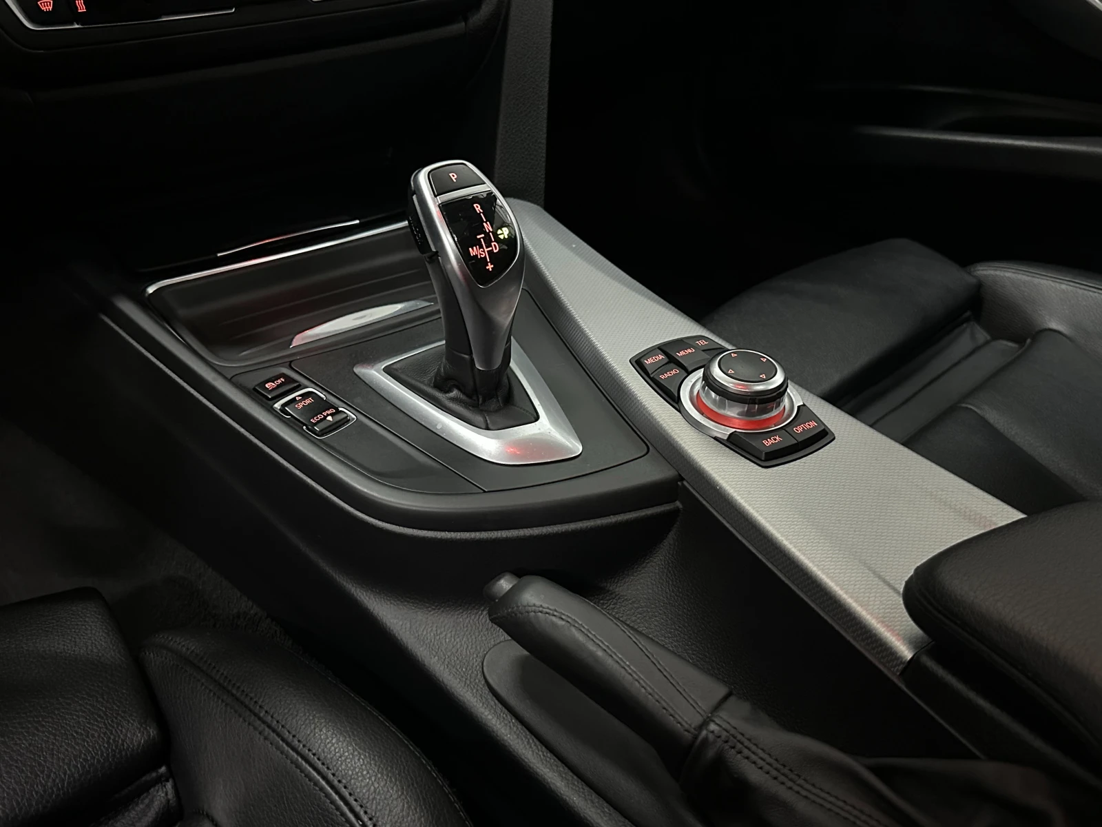 BMW 328 * ПОДГРЕВ* RWD* M PACK* , снимка 12 - Автомобили и джипове - 50272085