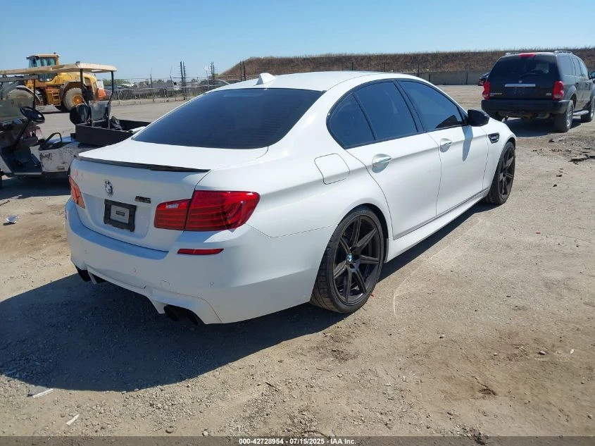 BMW M5 2014 BMW M5 - изображение 8