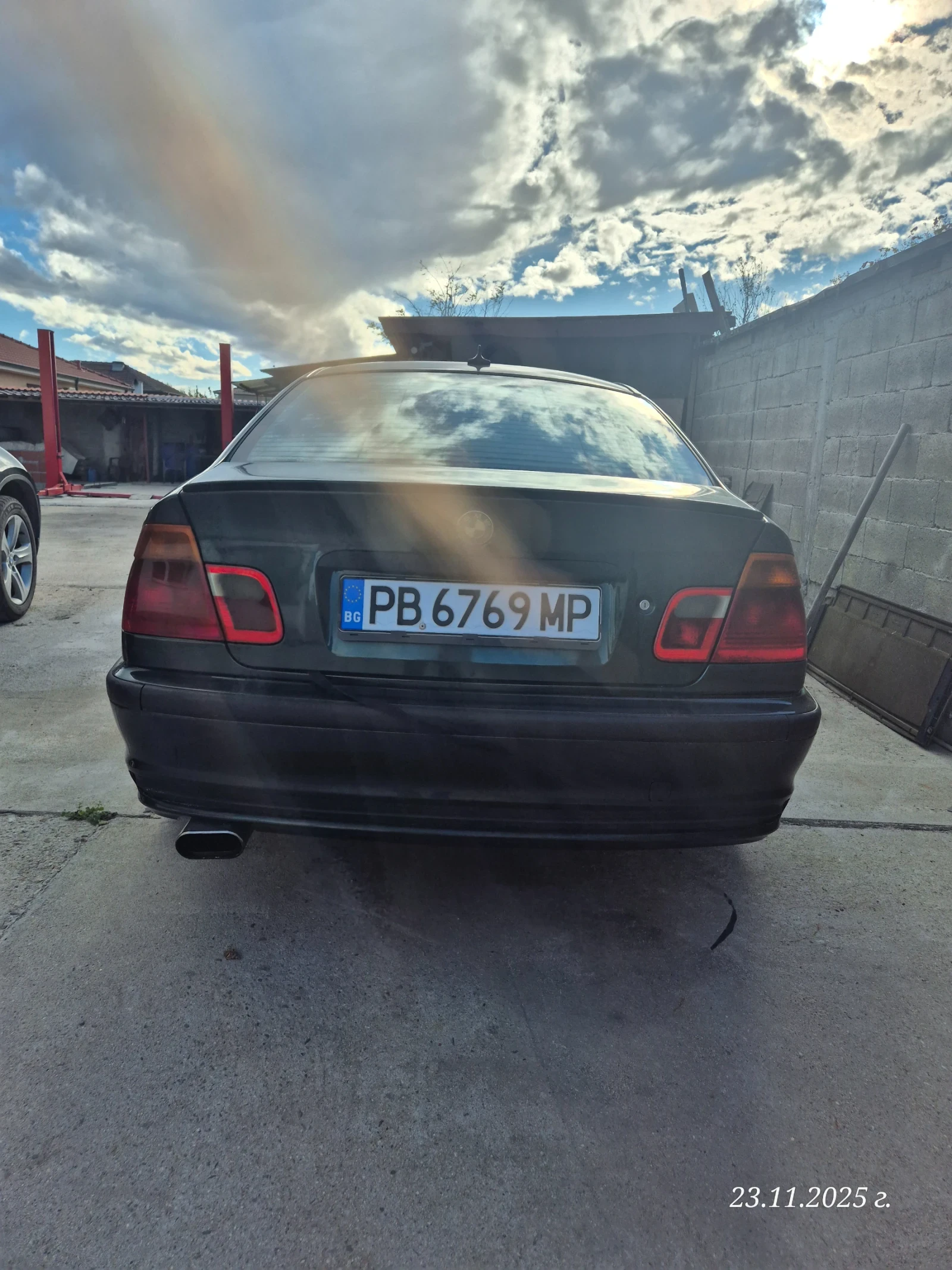 BMW 320, снимка 9 - Автомобили и джипове - 54037625