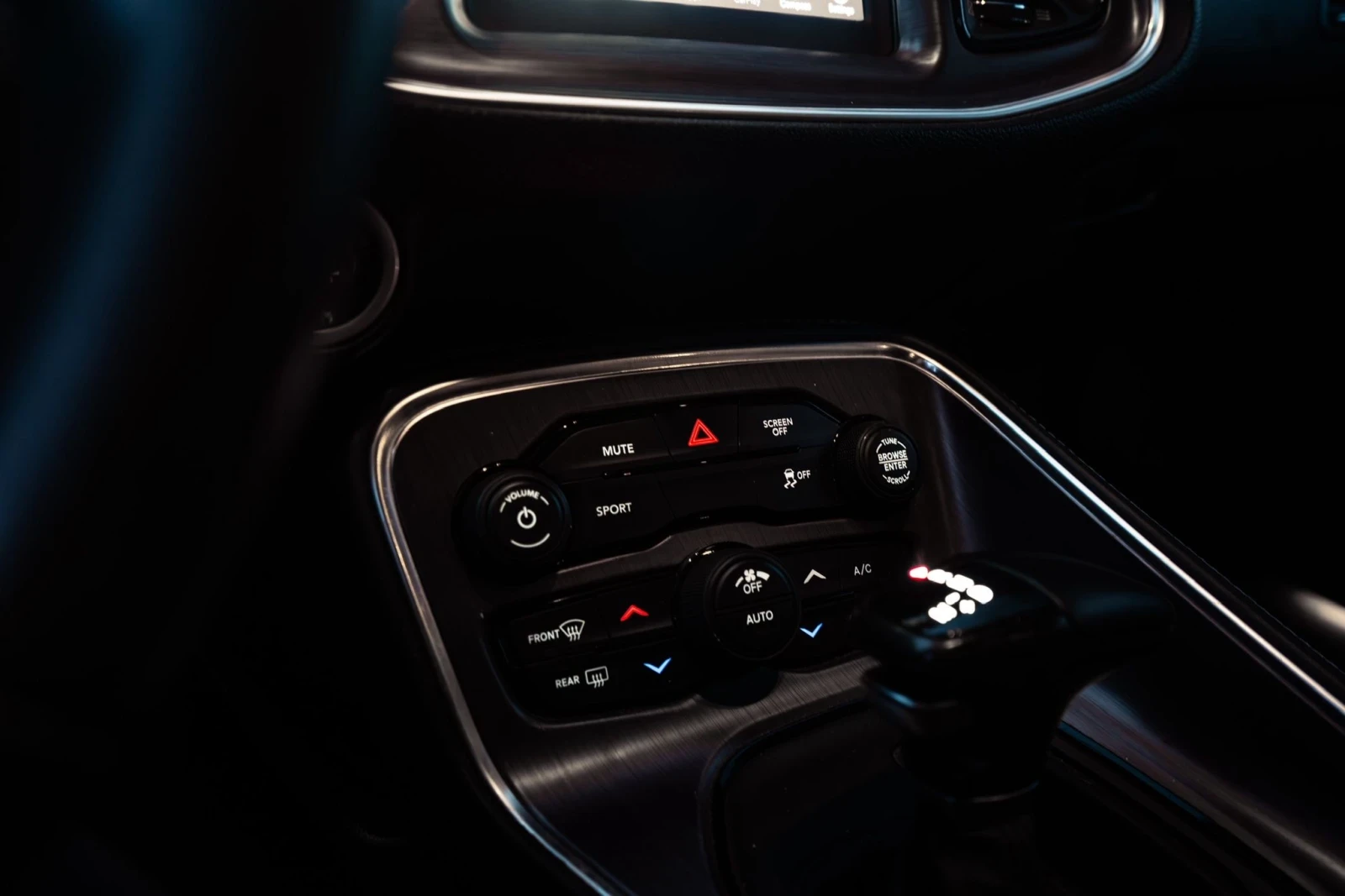 Dodge Challenger, снимка 7 - Автомобили и джипове - 54240274