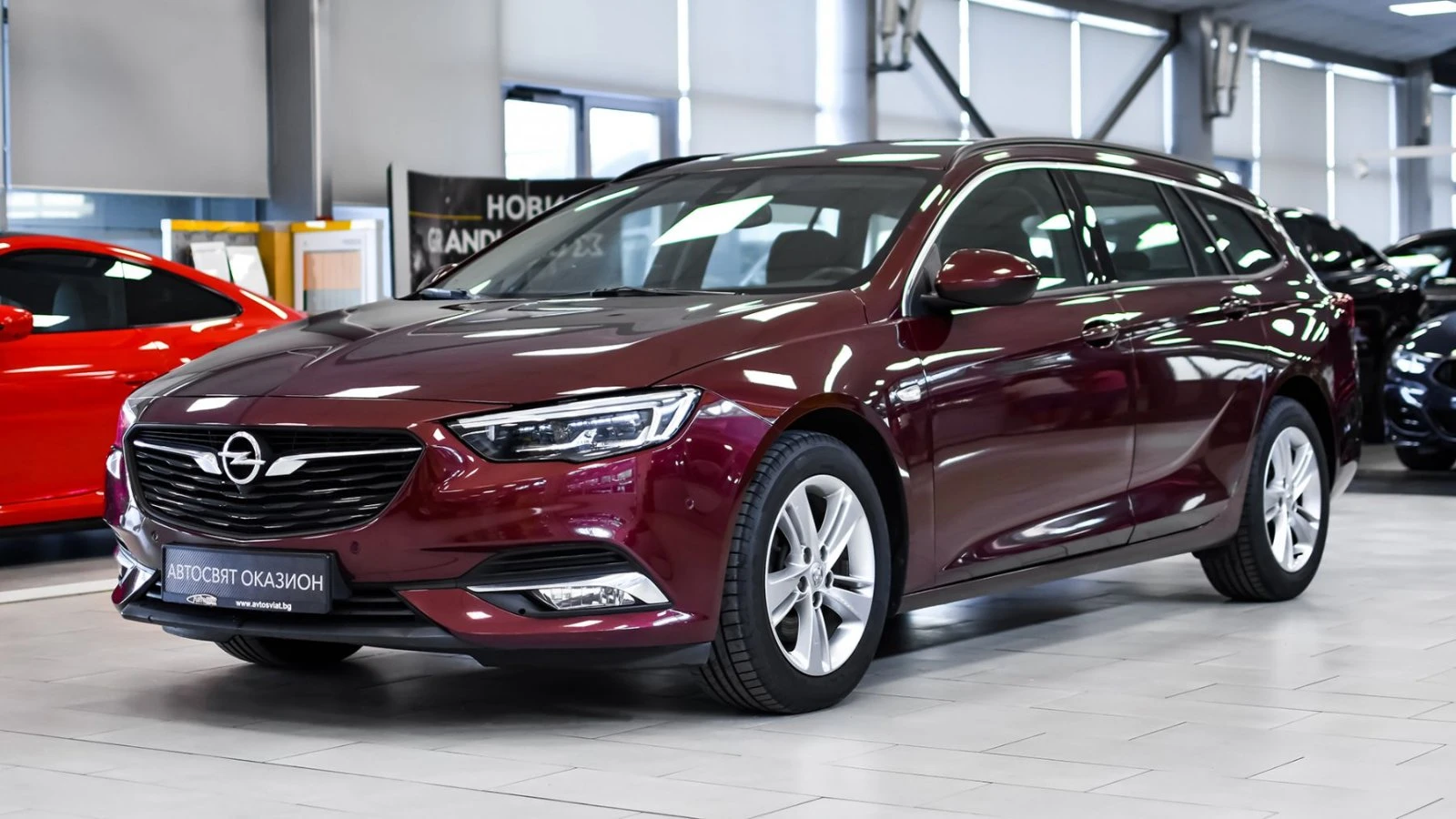 Opel Insignia Sports Tourer 2.0d Automatic Business Edition, снимка 5 - Автомобили и джипове - 54303844