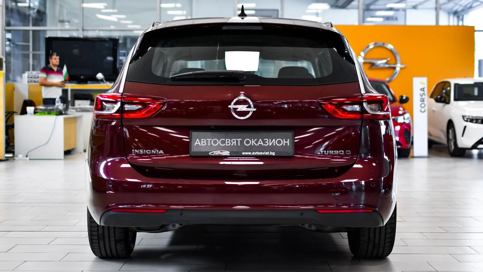 Opel Insignia Sports Tourer 2.0d Automatic Business Edition, снимка 4 - Автомобили и джипове - 54303844