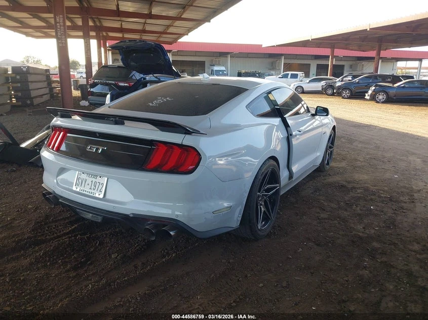 Ford Mustang 5.0l Gt Premium Fastback* КРАЙНА ЦЕНА ДО БГ* , снимка 4 - Автомобили и джипове - 54353068