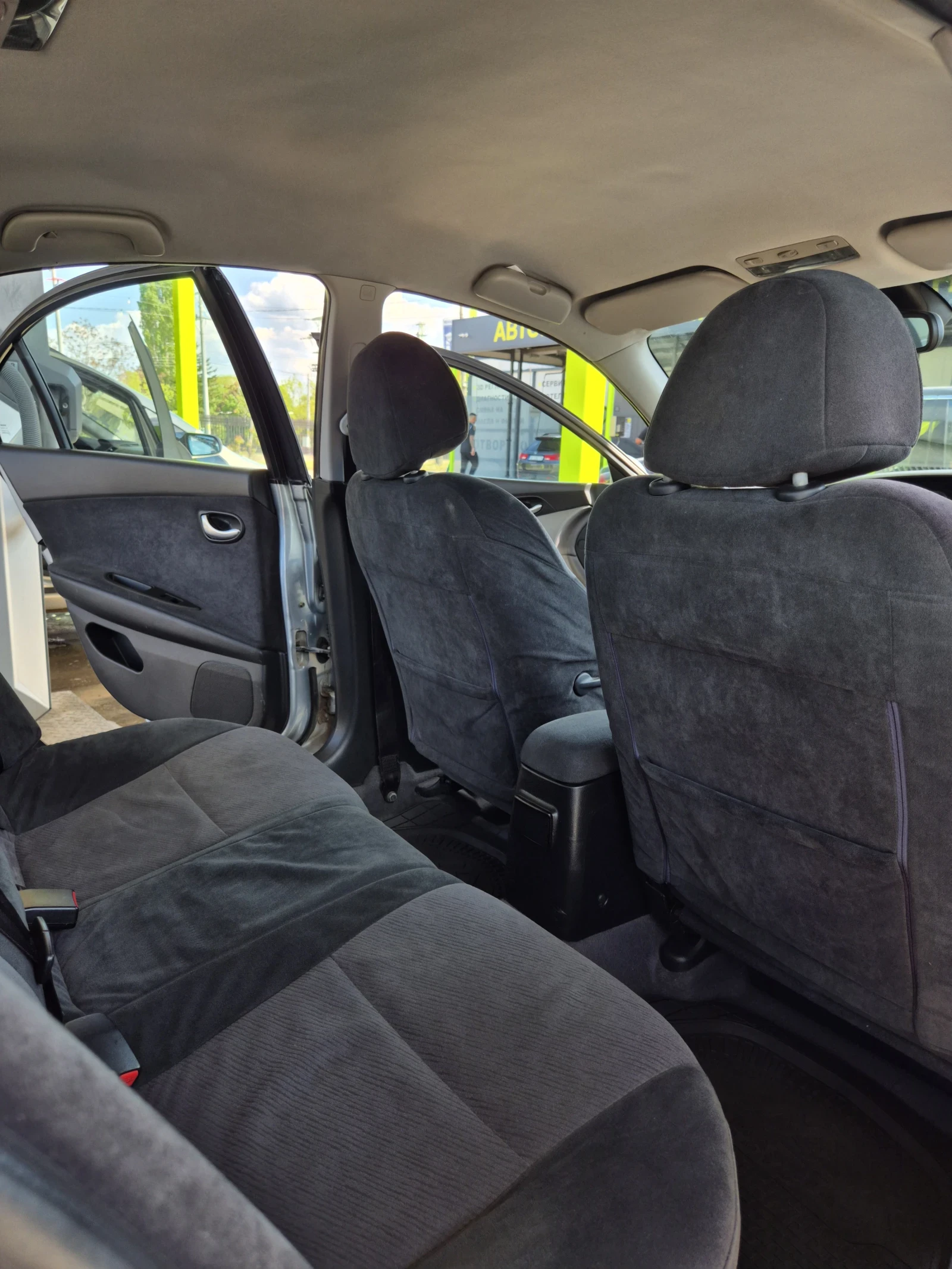 Nissan Primera, снимка 6 - Автомобили и джипове - 54441977