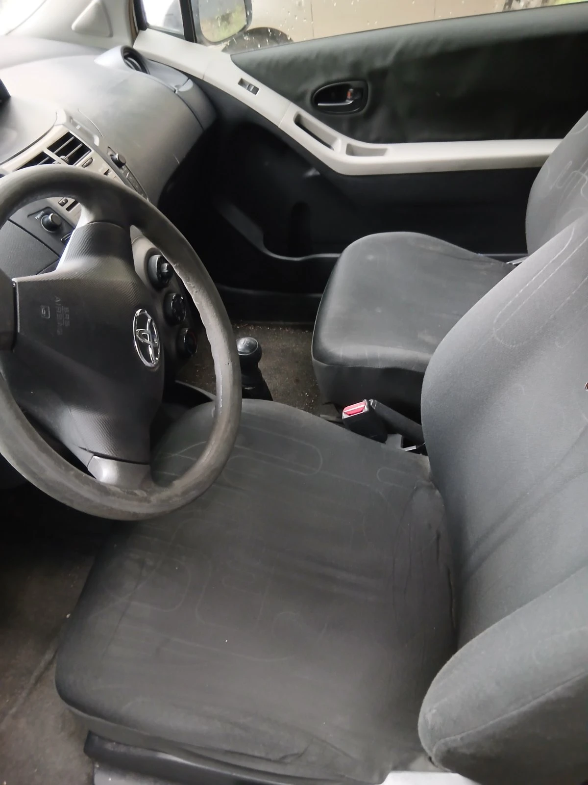 Toyota Yaris, снимка 11 - Автомобили и джипове - 54901450