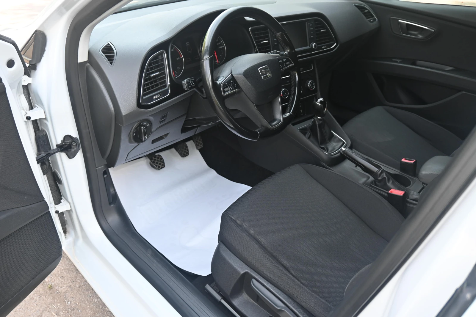 Seat Leon 1, 6ТДИ, снимка 8 - Автомобили и джипове - 54998270