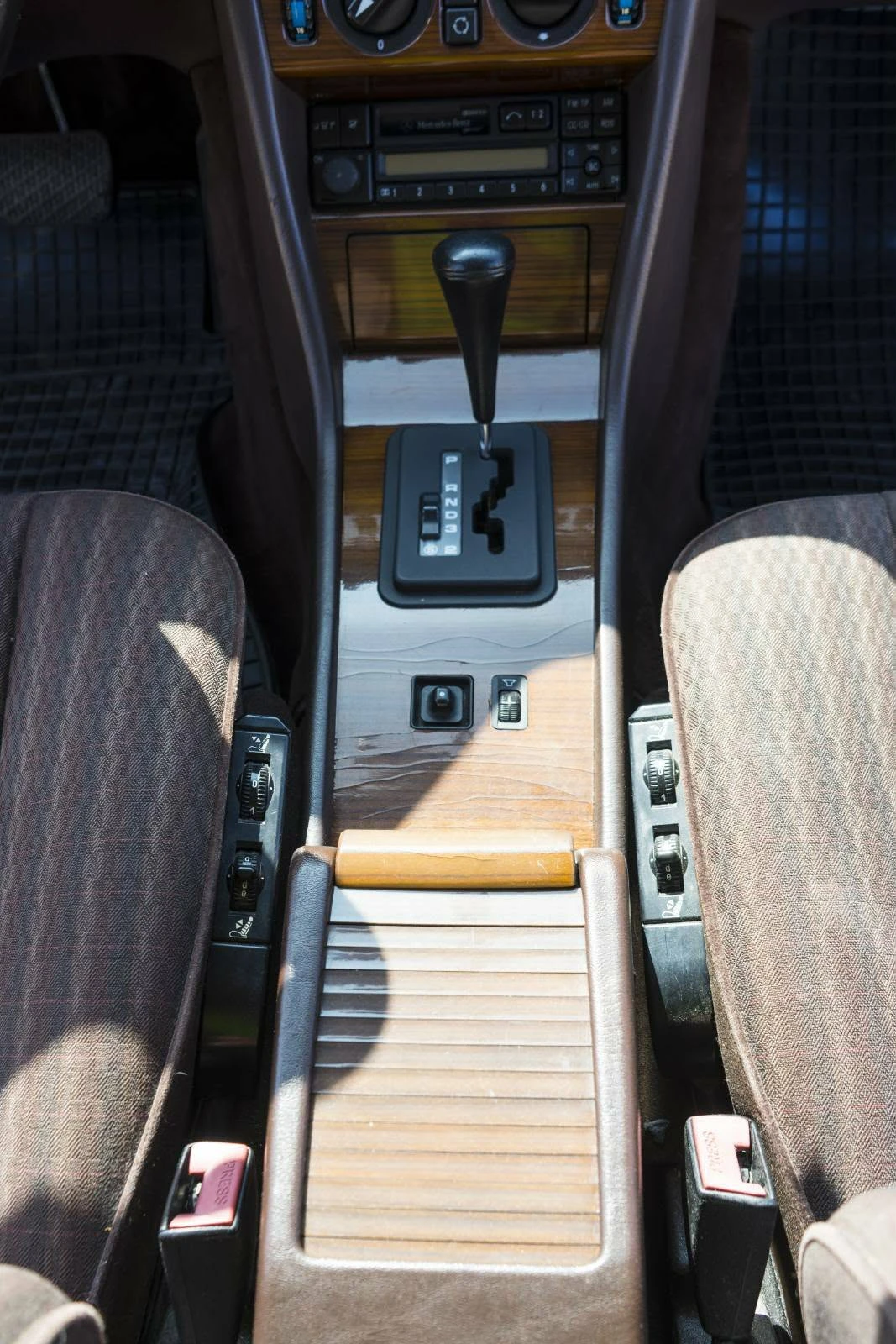 Mercedes-Benz 124 300 E 4x4, снимка 6 - Автомобили и джипове - 55148256