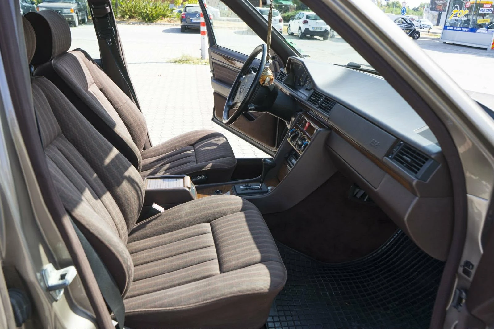 Mercedes-Benz 124 300 E 4x4, снимка 4 - Автомобили и джипове - 55148256
