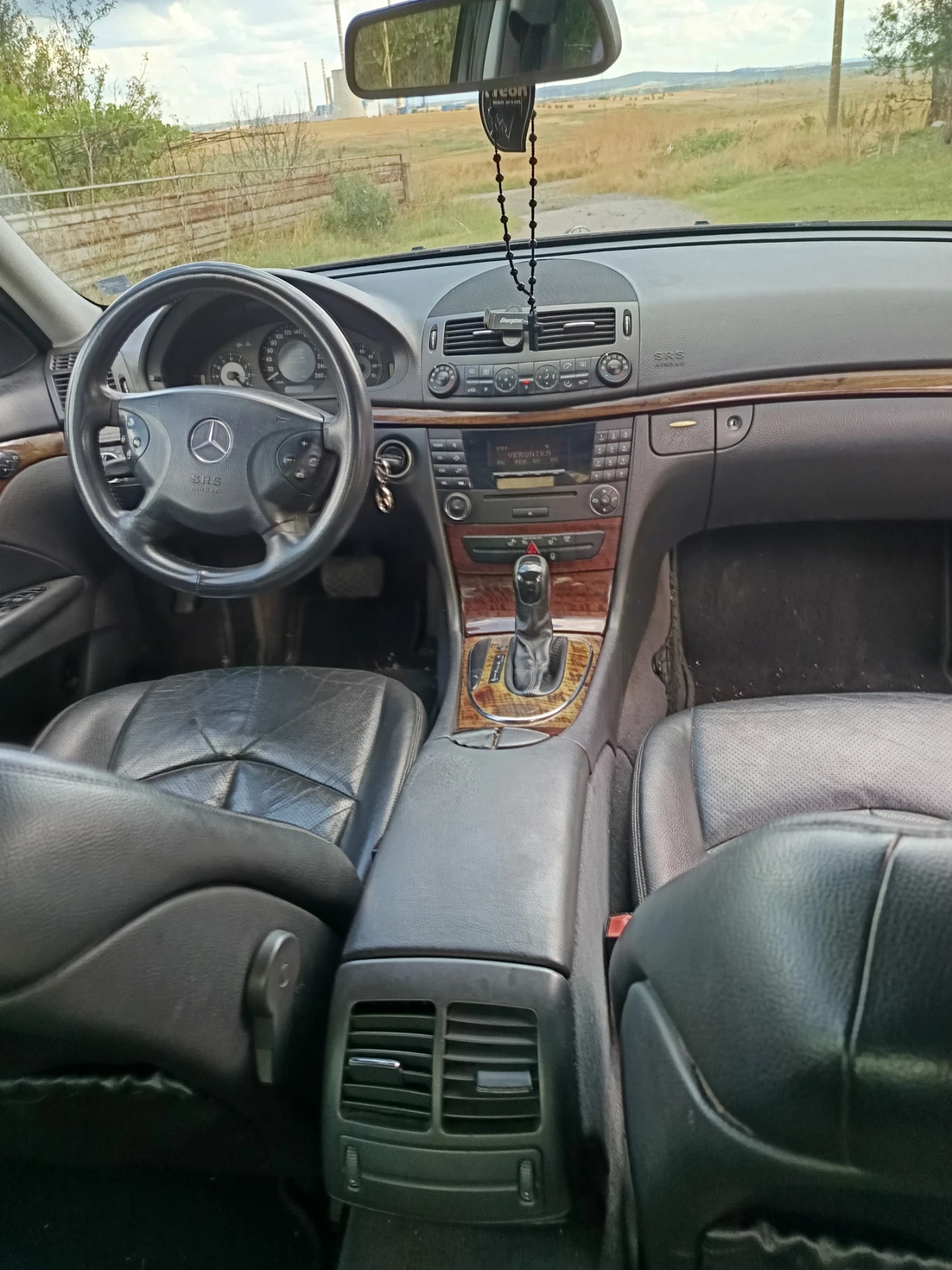 Mercedes-Benz E 200, снимка 8 - Автомобили и джипове - 55503509