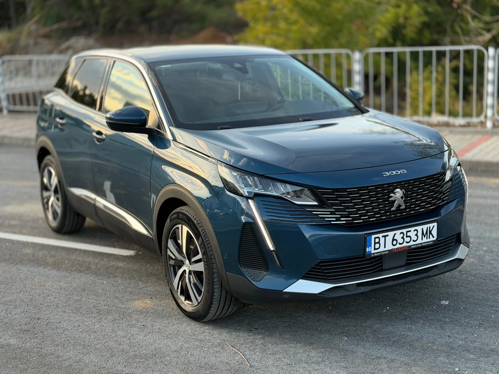 Peugeot 3008 Обслужен, снимка 3 - Автомобили и джипове - 55745936
