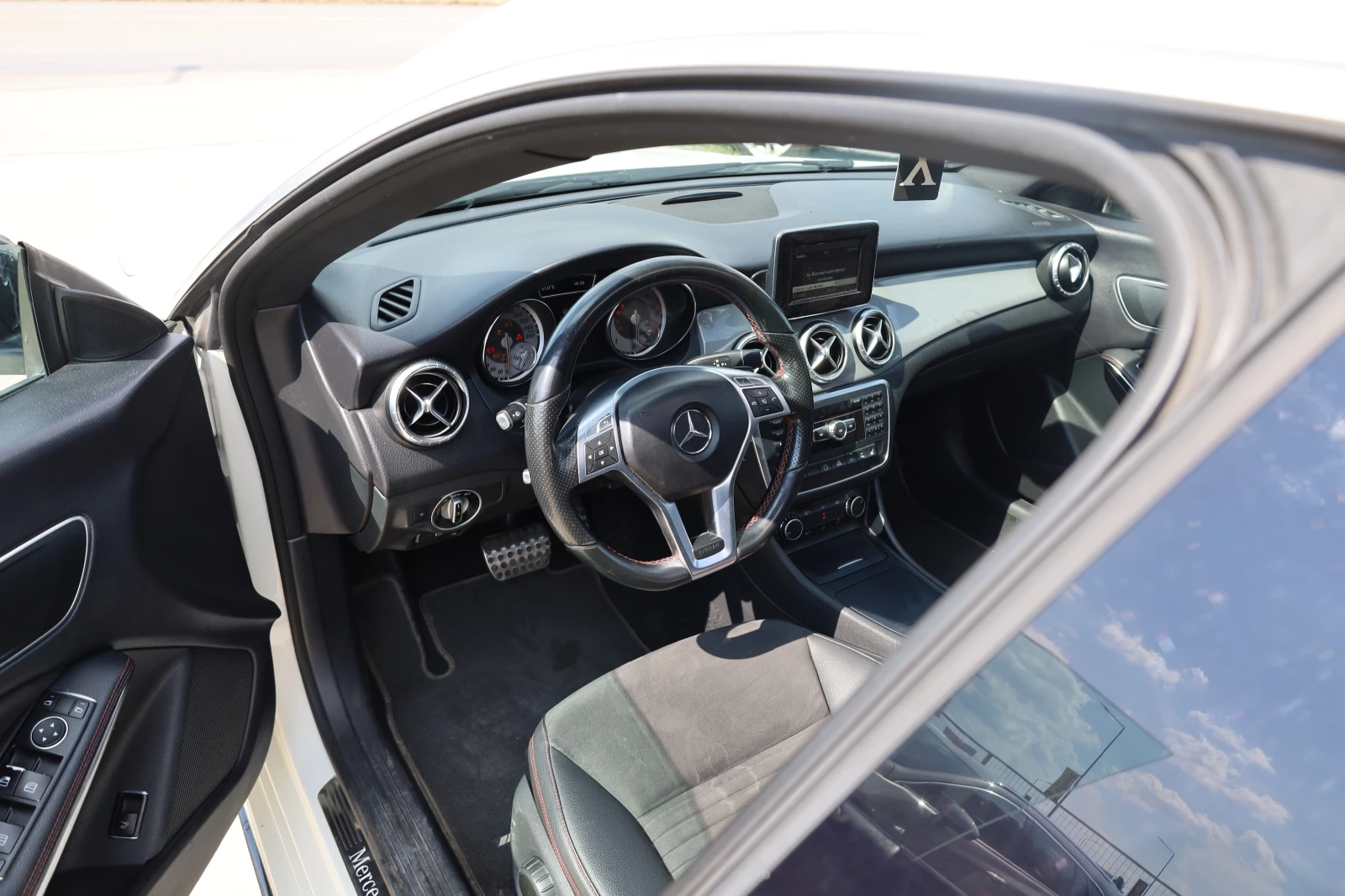 Mercedes-Benz CLA 220, снимка 10 - Автомобили и джипове - 56020186