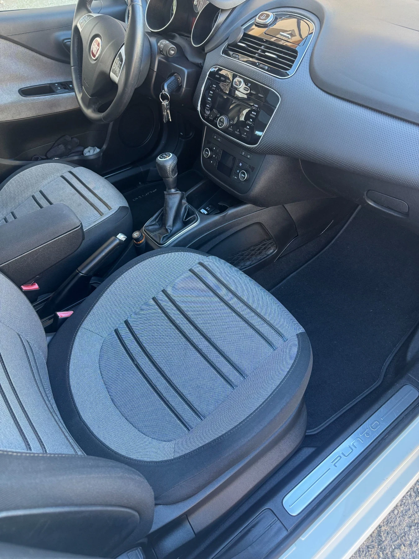Fiat Punto 1.3 multijet, снимка 7 - Автомобили и джипове - 56562348
