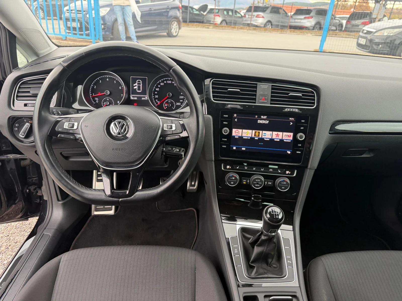 VW Golf 1.4i 125k.c., снимка 7 - Автомобили и джипове - 56726250